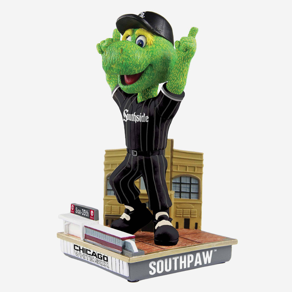 What does a White Sox statue mean? - South Side Sox