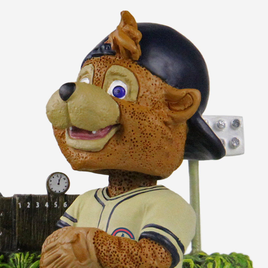 Cubs' Offseason Surprise: Clark The Mascot
