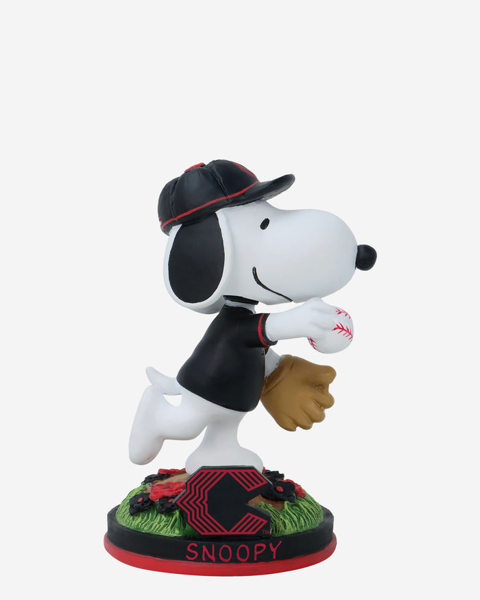 Cincinnati Reds Snoopy Peanuts City Connect Bobblehead FOCO - FOCO.com