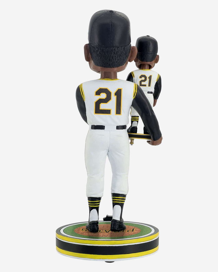 Roberto Clemente Pittsburgh Pirates Bobble Dubblz Bobblehead FOCO - FOCO.com