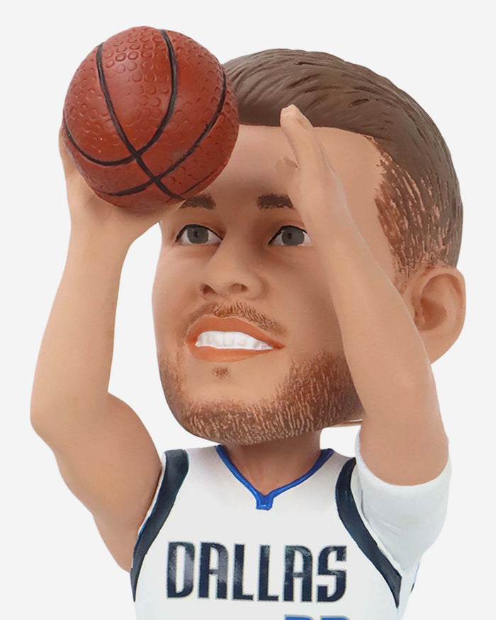 Luka Doncic Dallas Mavericks 2024 Points Per Game Leader Bobblehead FOCO - FOCO.com