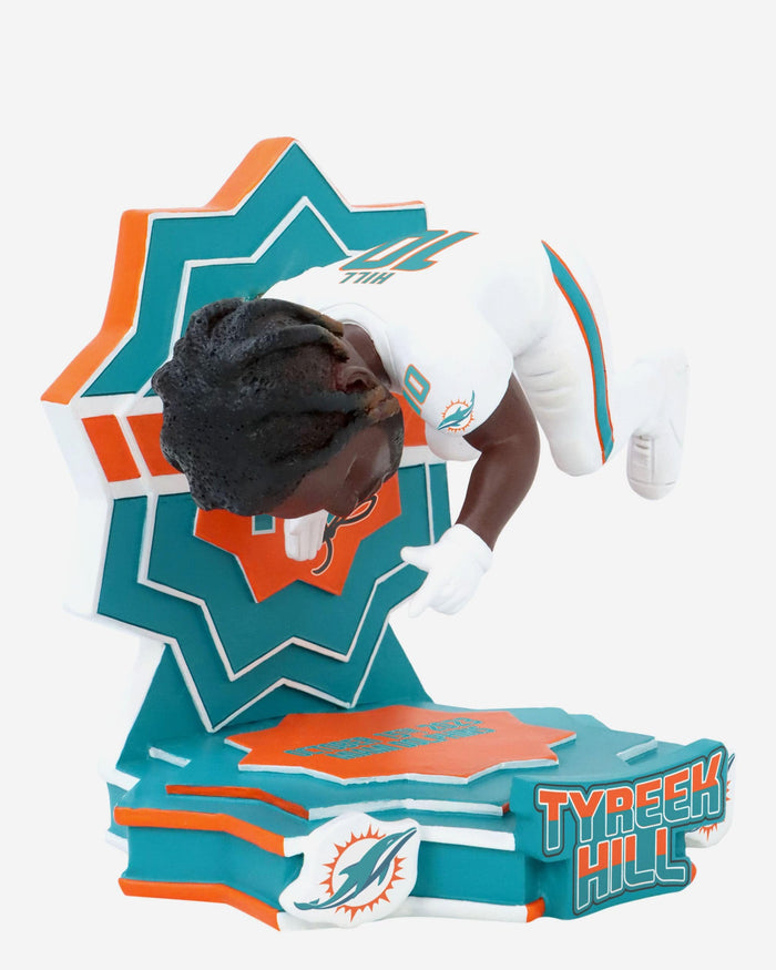 Tyreek Hill Miami Dolphins Touchdown Celebration Flip Bobblehead FOCO - FOCO.com