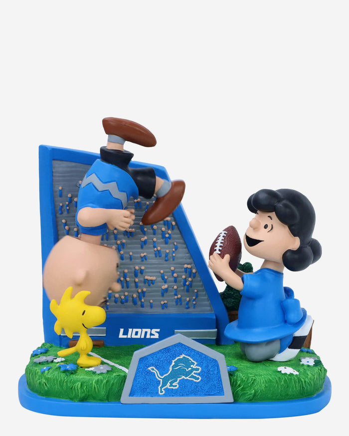 Detroit Lions Peanuts Football Kickoff Mini Bobblehead Scene FOCO - FOCO.com