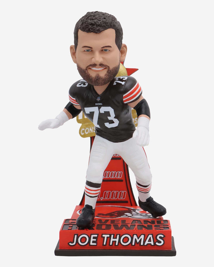 Cleveland Browns' Joe Thomas snap-streak record immortalized in bobblehead  