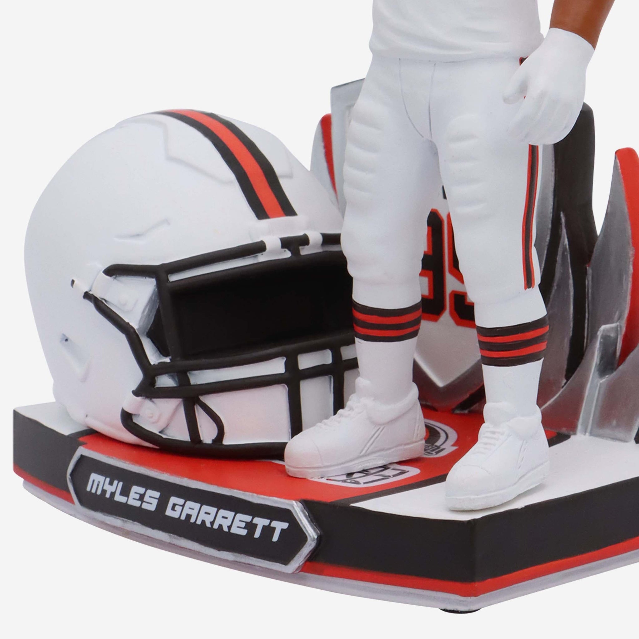 Myles Garrett Cleveland Browns Hero Series Bobblehead NFL at 's  Sports Collectibles Store