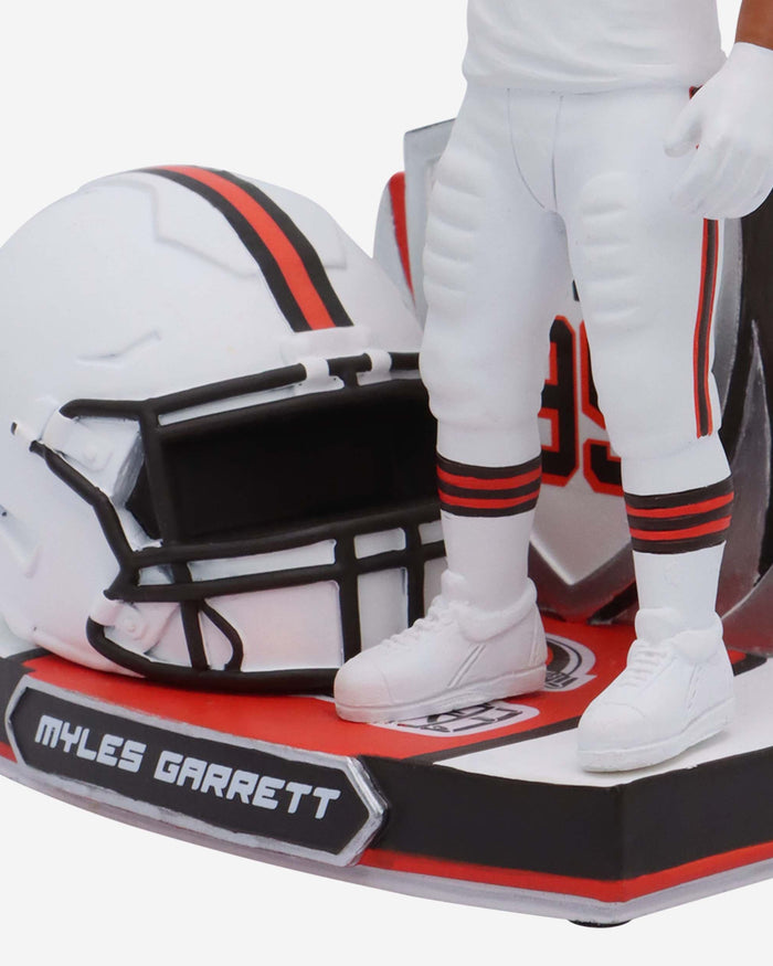 Myles Garrett Cleveland Browns 2023 Alternate Helmet Bobblehead FOCO