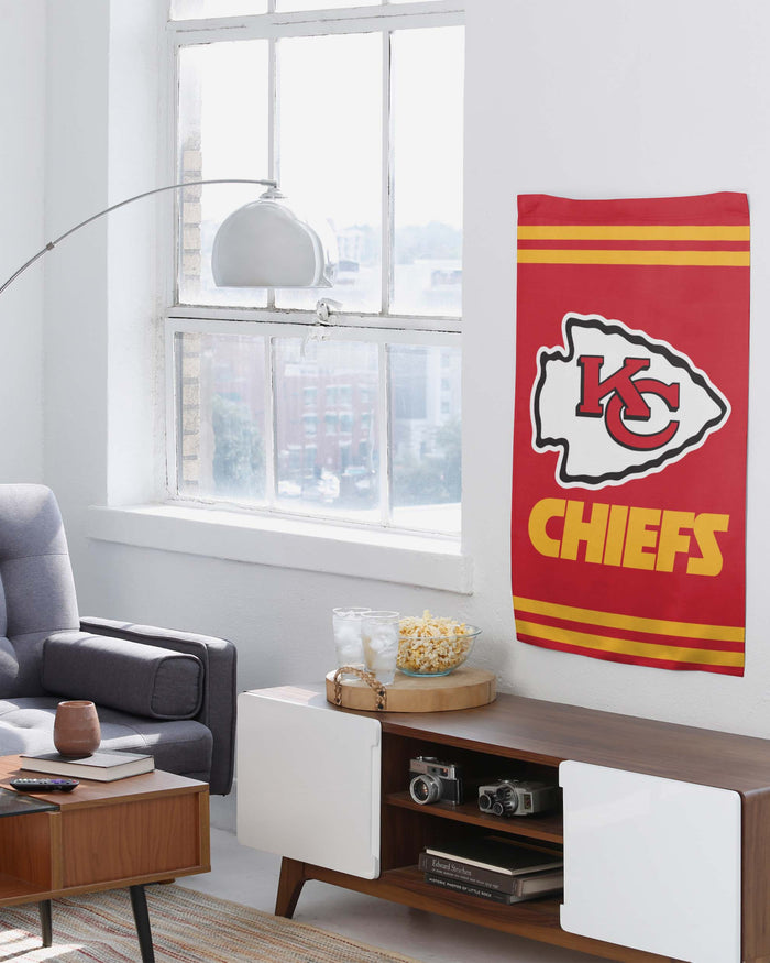 Kansas City Chiefs Big Logo Vertical Flag FOCO - FOCO.com