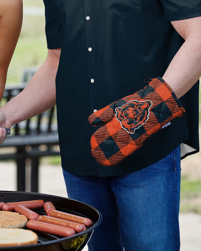 Chicago Bears Plaid Oven Mitt FOCO - FOCO.com