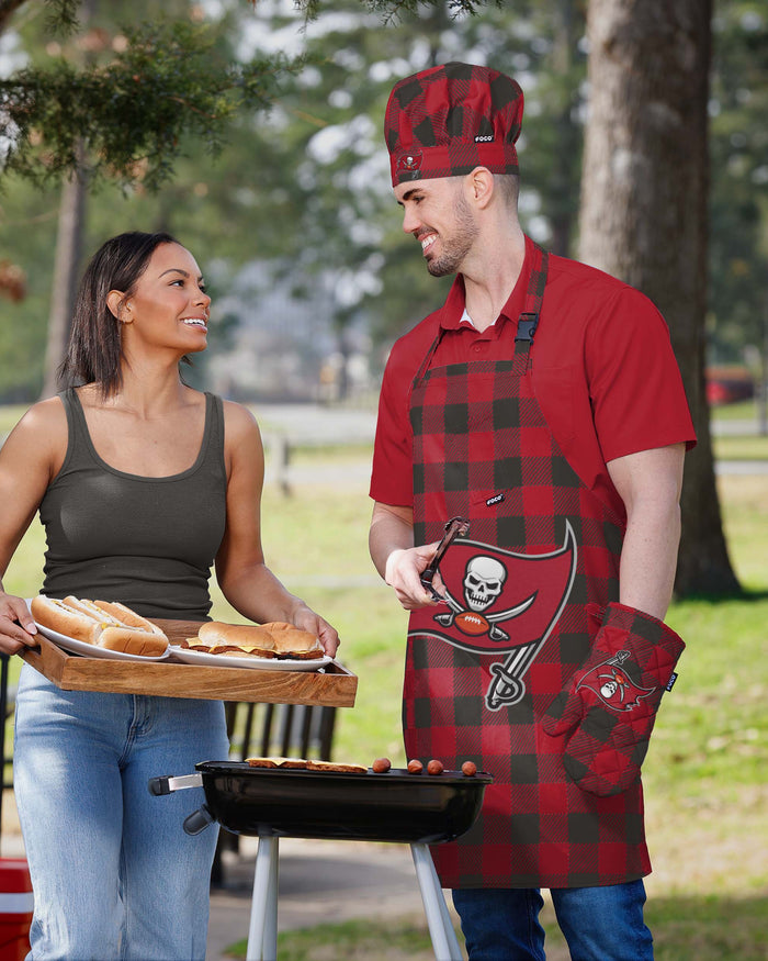 Tampa Bay Buccaneers Plaid Chef Set FOCO - FOCO.com