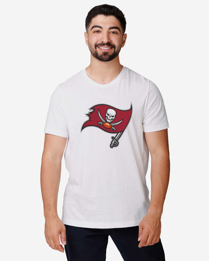 Tampa Bay Buccaneers Primary Logo T-Shirt FOCO - FOCO.com