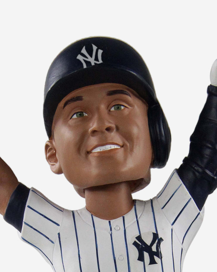 Derek Jeter (Pinstripes) New York Yankees Bobblehead Limited Edition MLB  Bobble at 's Sports Collectibles Store