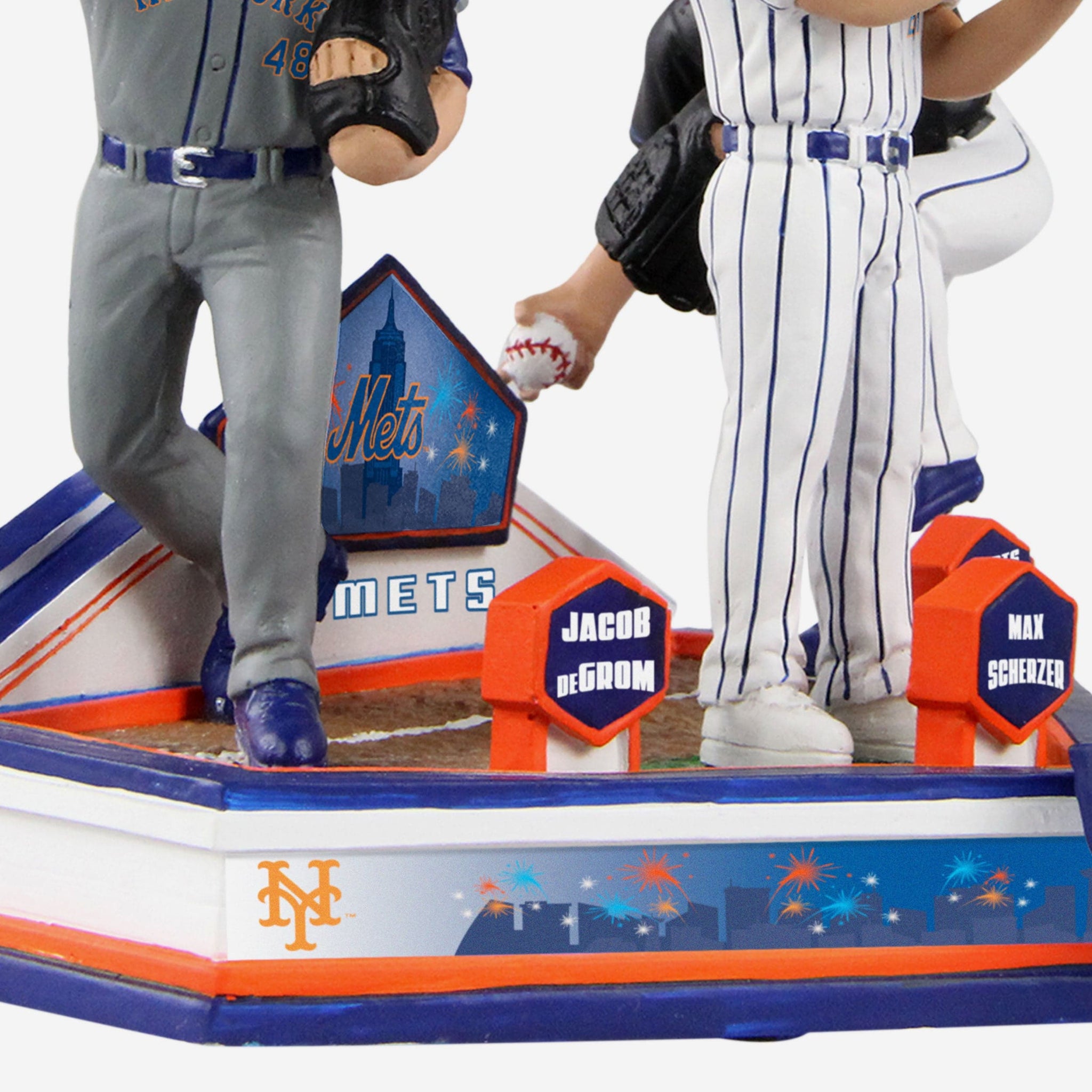 Jacob deGrom's new haircut featured on 2018 Mets bobblehead - Newsday