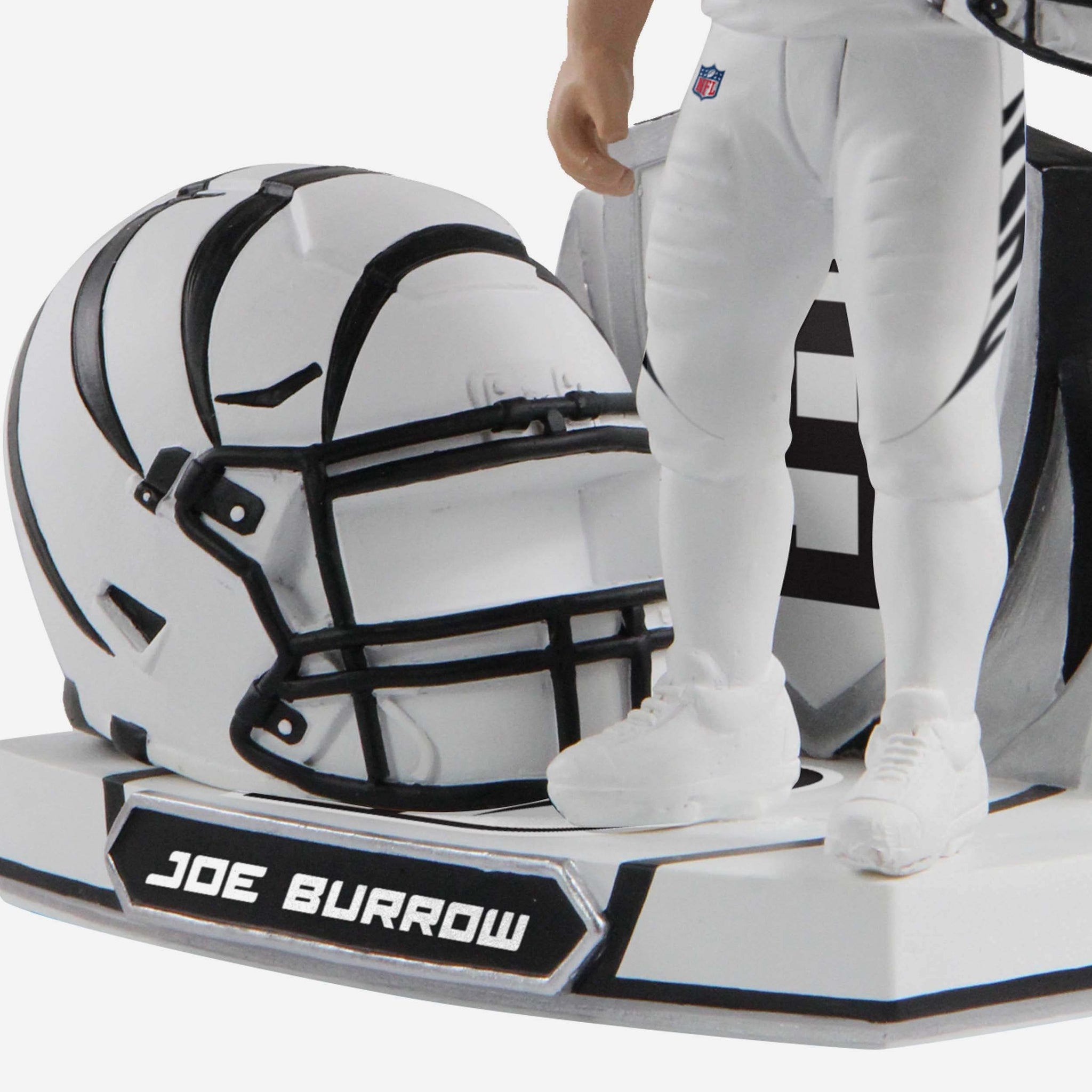 FOCO bobblehead of Joe Burrow with white Bengal tiger now available