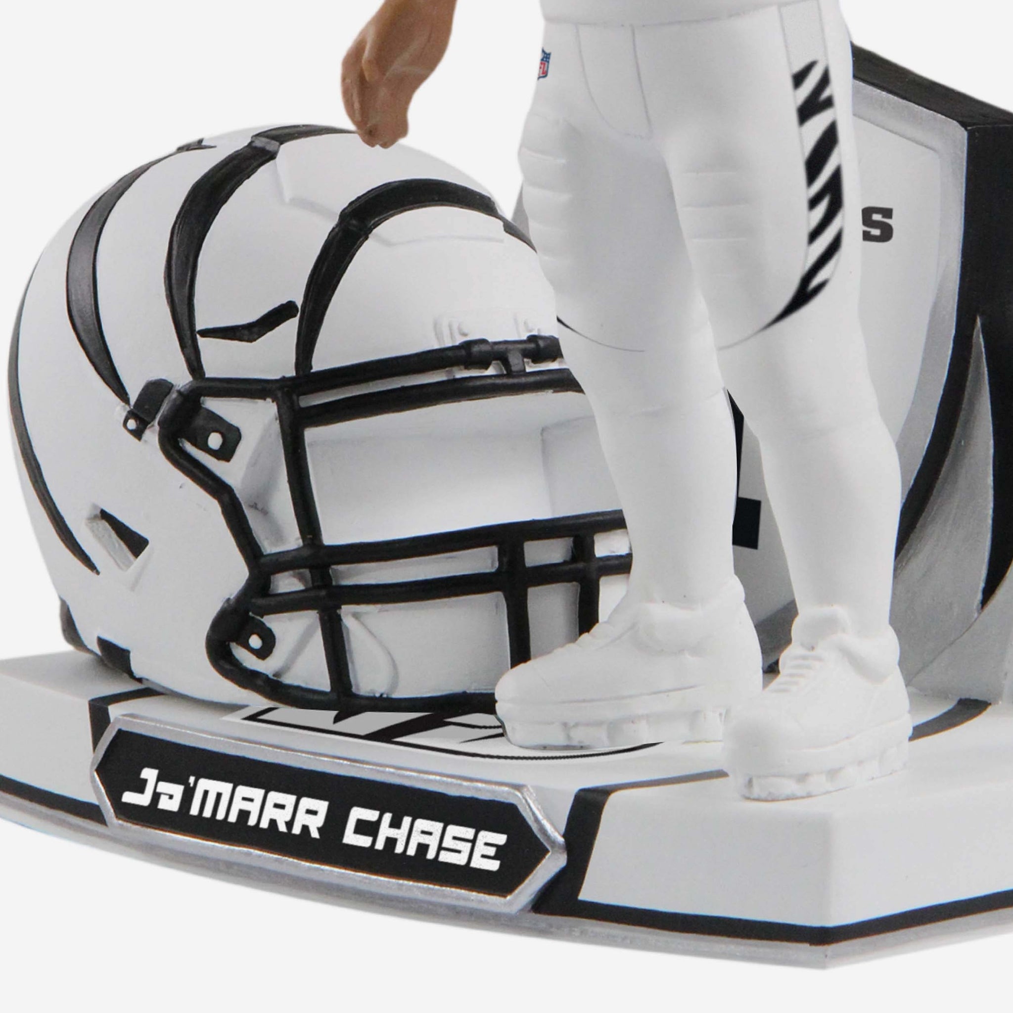 Cincinnati Bengals: Ja'Marr Chase 2022 White Uniform - Officially
