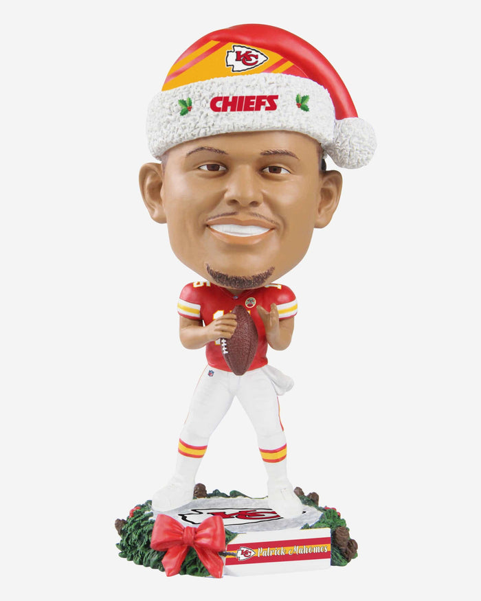 Patrick Mahomes Kansas City Chiefs Holiday Wreath Bighead Bobblehead FOCO - FOCO.com