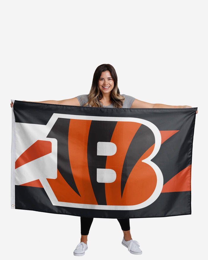 Cincinnati Bengals Big Logo Team Stripe Horizontal Flag FOCO - FOCO.com