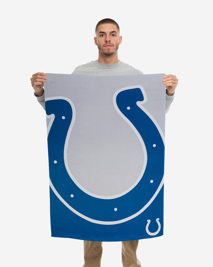 Indianapolis Colts Vertical Flag FOCO - FOCO.com