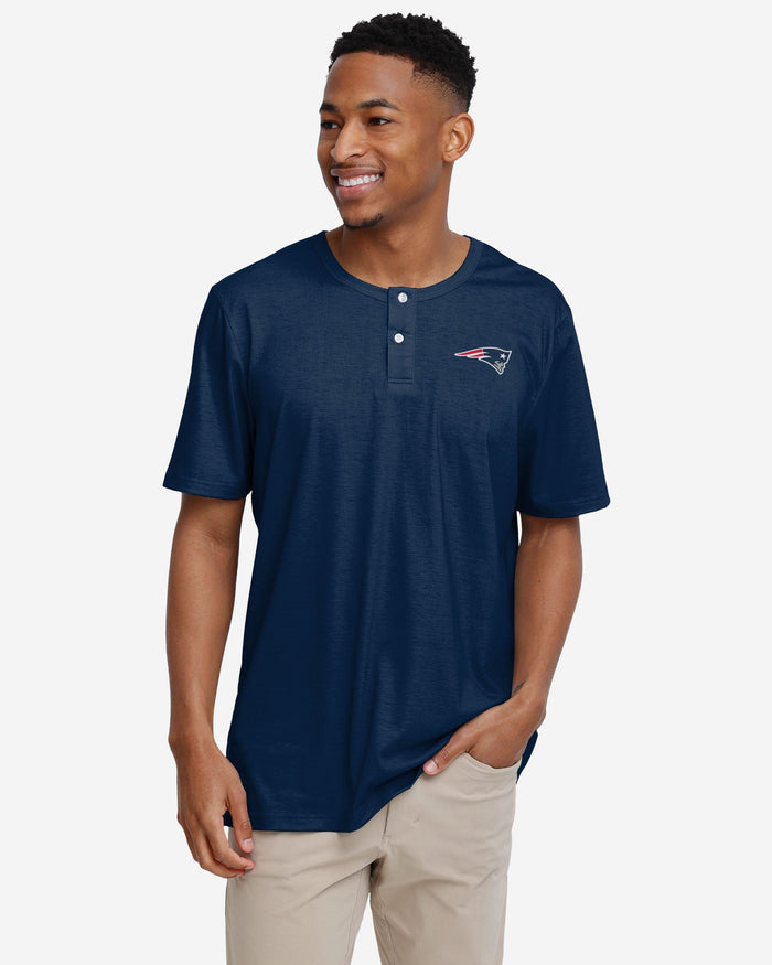 New England Patriots Solid Team Logo Short Sleeve Henley FOCO S - FOCO.com