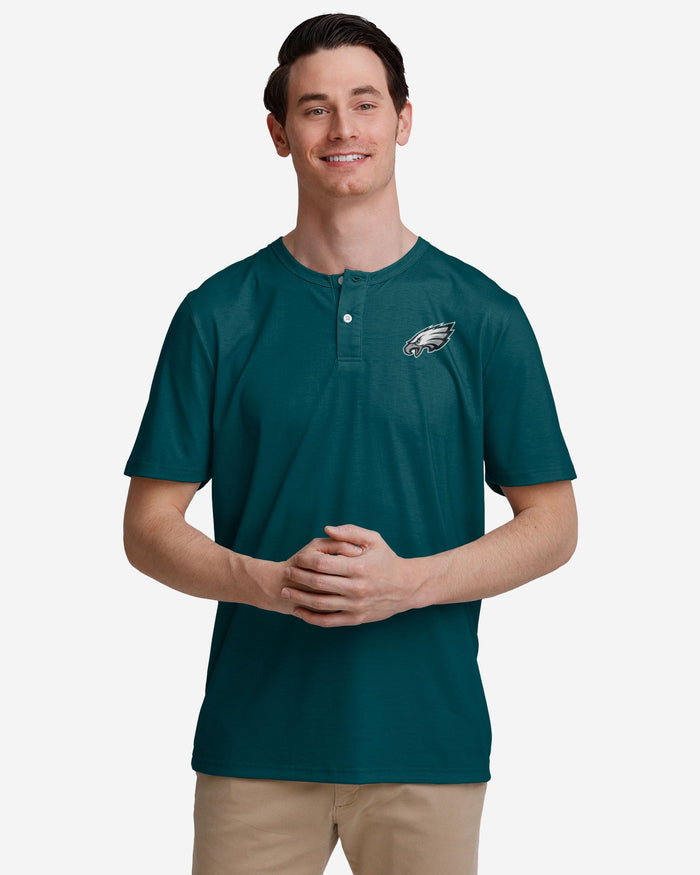 Philadelphia Eagles Solid Team Logo Short Sleeve Henley FOCO S - FOCO.com