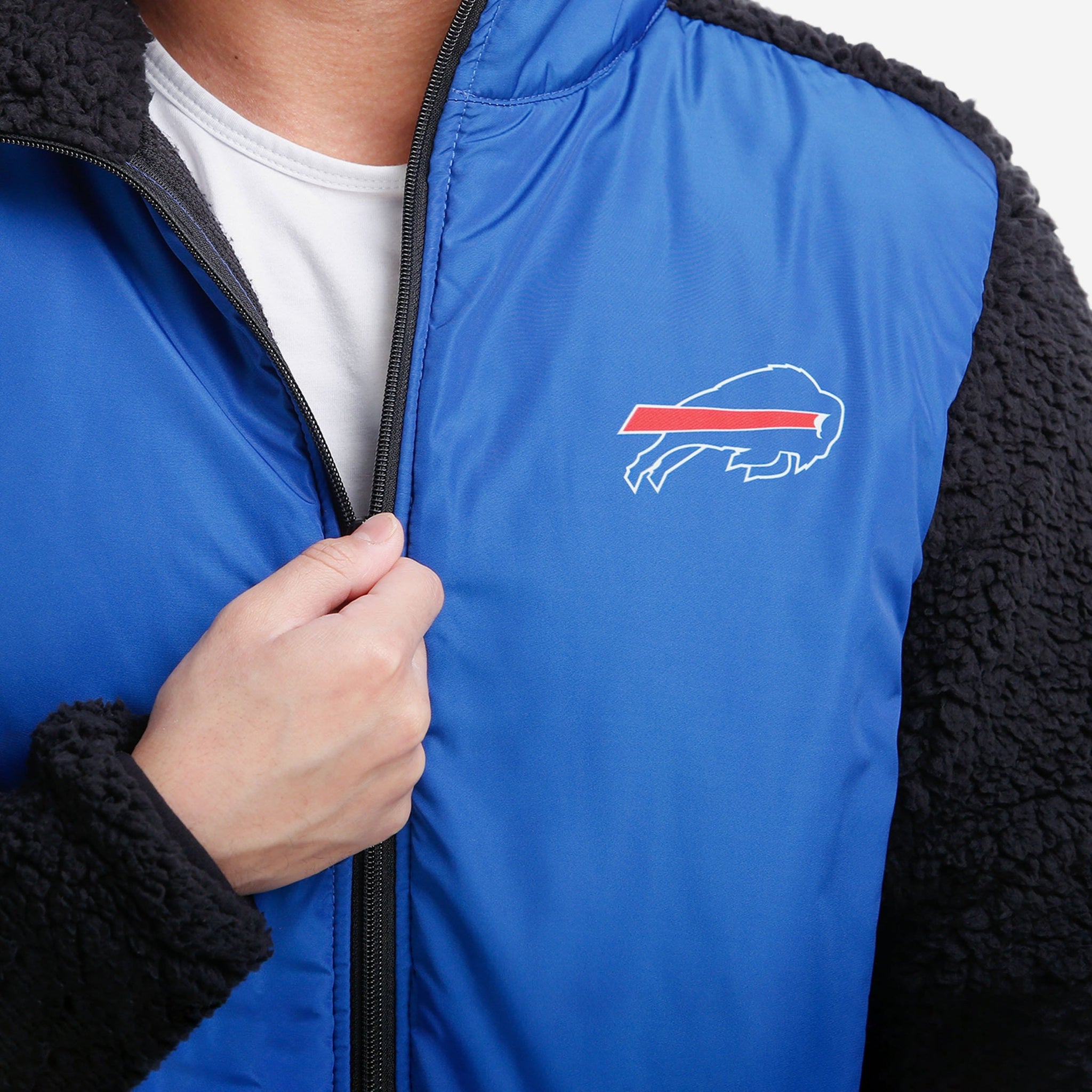 : FOCO Buffalo Bills NFL Womens Sherpa Soft Zip Up