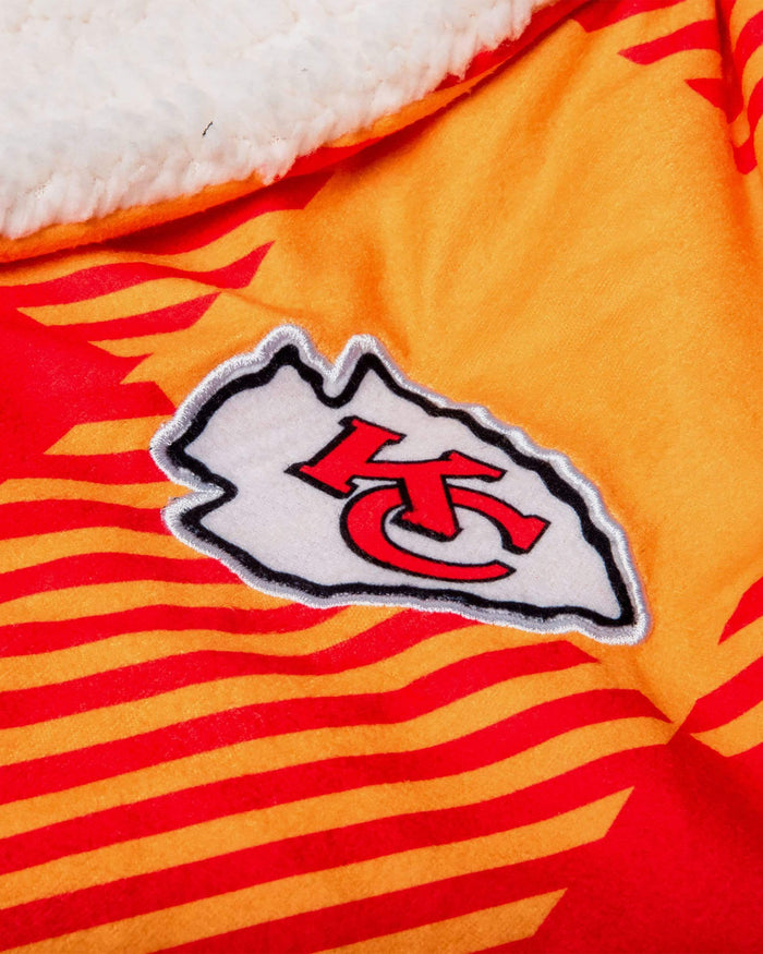 Kansas City Chiefs Lounge Life Reversible Robe FOCO - FOCO.com