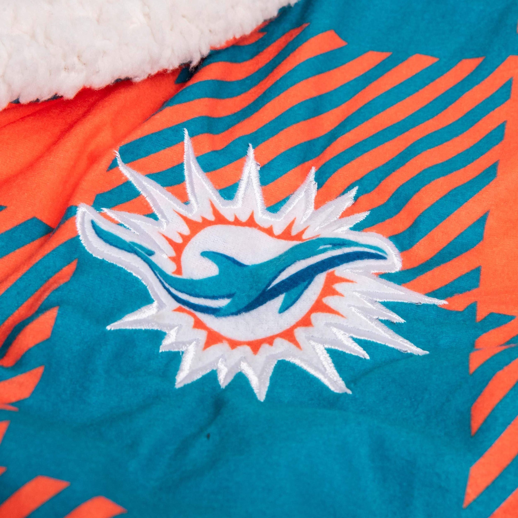 FOCO Miami Dolphins NFL Lounge Life Reversible Robe