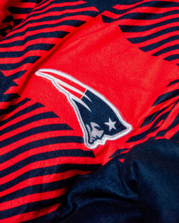 New England Patriots Lounge Life Reversible Robe FOCO - FOCO.com