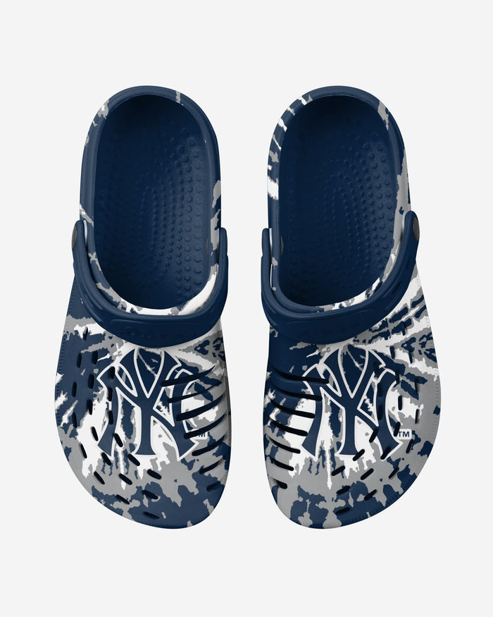 New York Yankees Tie-Dye Clog With Strap FOCO - FOCO.com